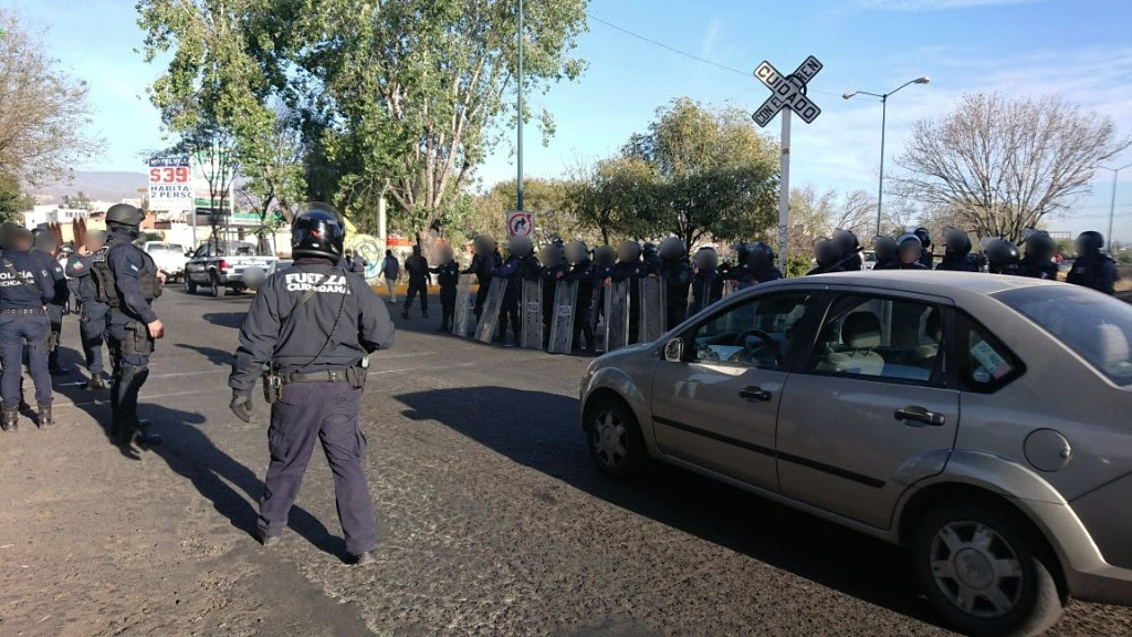  Libera Policía Michoacán vías del ferrocarril en Morelia