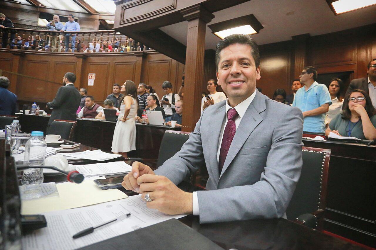 Toño García pide licencia en el Congreso de Michoacán