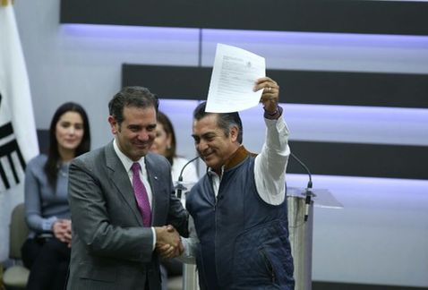  “El Bronco” solicita ante el INE registro como candidato