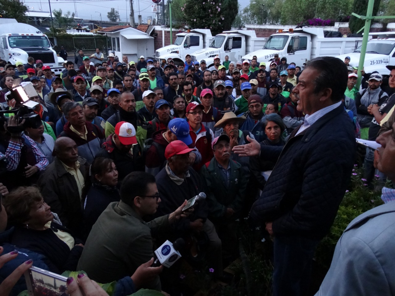  Raúl Morón instruye atención inmediata a las áreas verdes del municipio