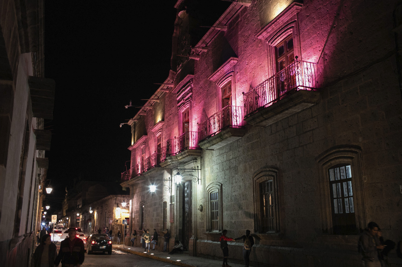  Se ilumina Morelia de Rosa en apoyo a la lucha contra el Cáncer de Mama