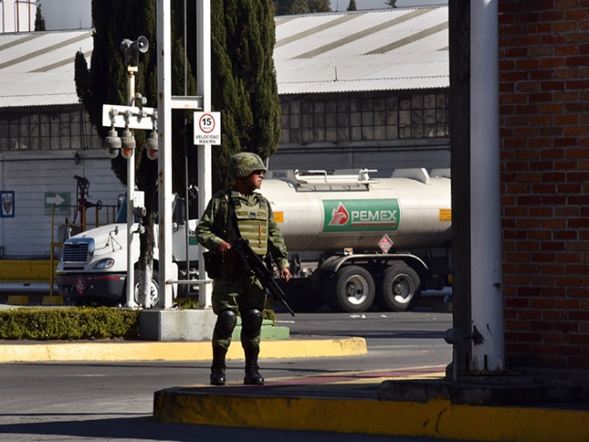  Ejército toma control de terminales de Pemex en León e Irapuato
