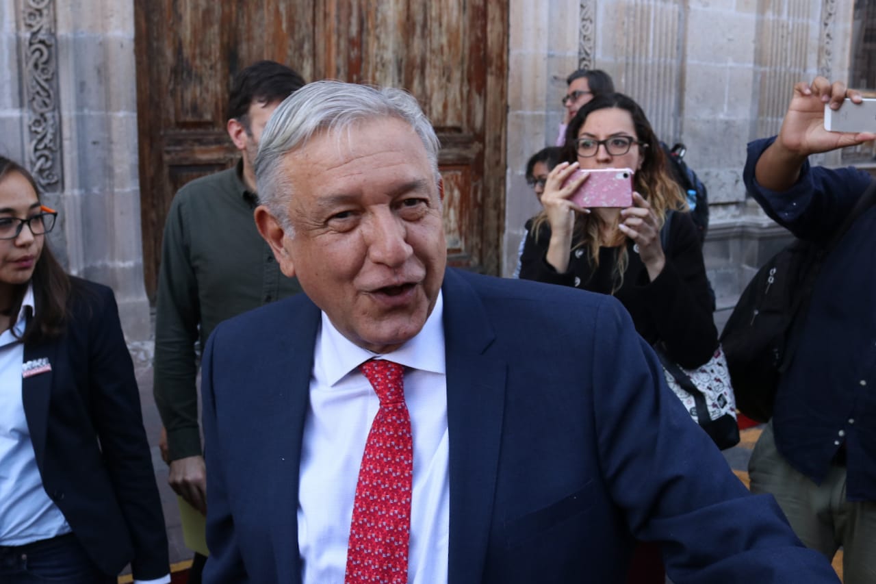  “Por cuestiones políticas, se puso más atención al tema educativo que al sector Salud, que está peor”:AMLO