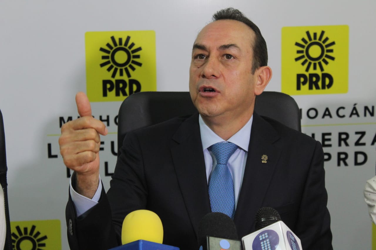  Emplaza PRD a Congresistas de MORENA a actuar para que bajen precios de gasolina