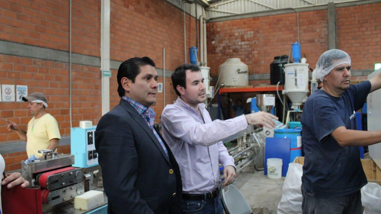  Exhorta Ernesto Núñez a industrias del plástico al uso de materiales amigables con el ambiente