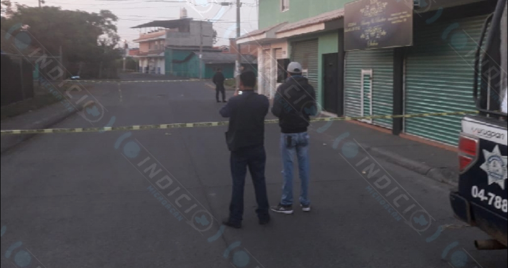  Joven es ultimado a balazos y le dejan narcomensaje en Uruapan