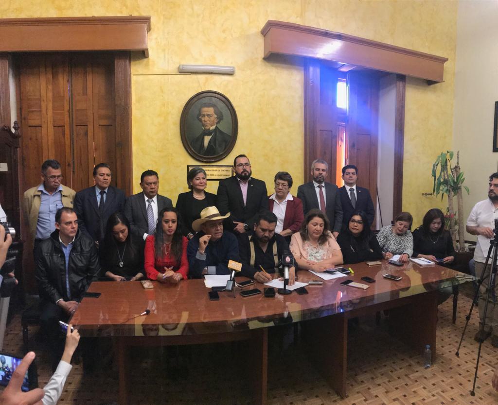  Ex perredistas, Morena y PT forman bloque en el Congreso