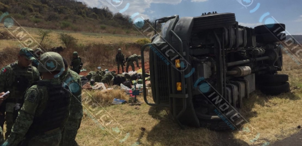  Diez soldados heridos al volcar un camión militar