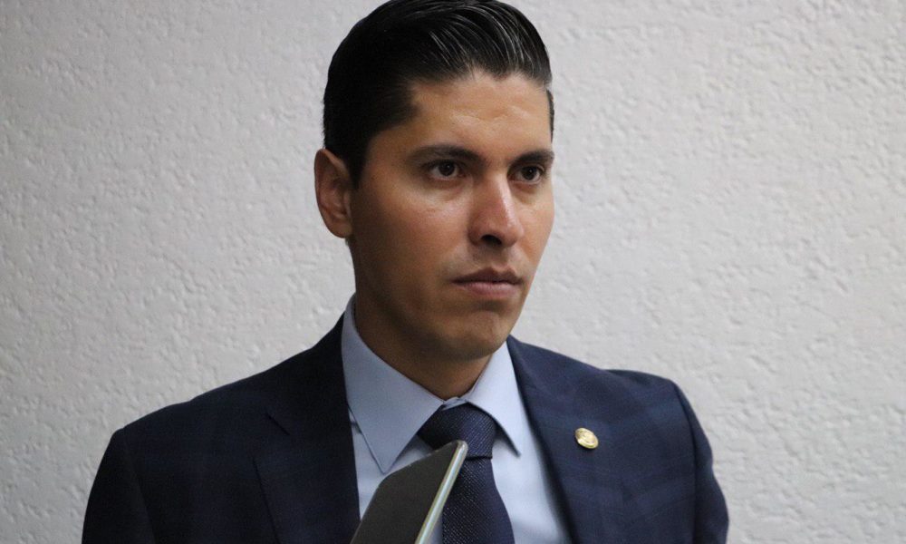  Morelianos no deben pagar platos rotos de malos manejos en el Ooapas: Javier Paredes