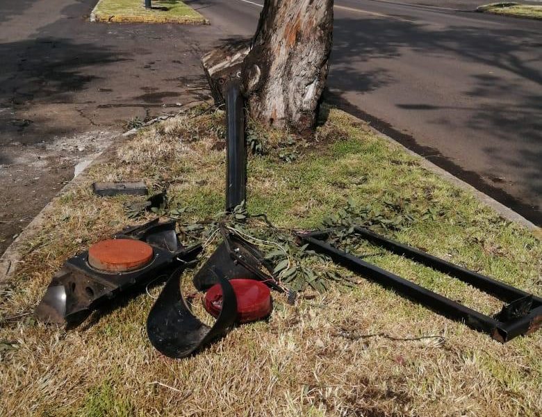  ¡Cuidado con el poste! Si dañas uno te lo cobrarán