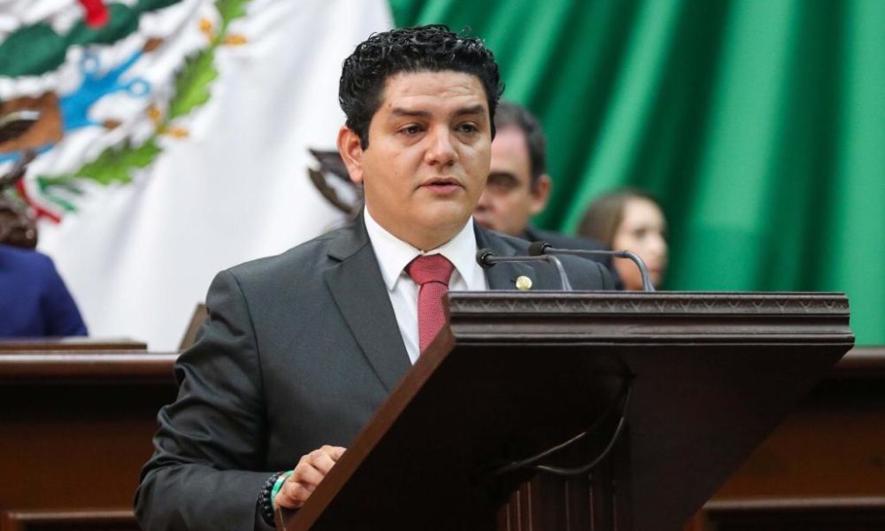  PRD, presenta solicitud de juicio político contra presidente del Congreso