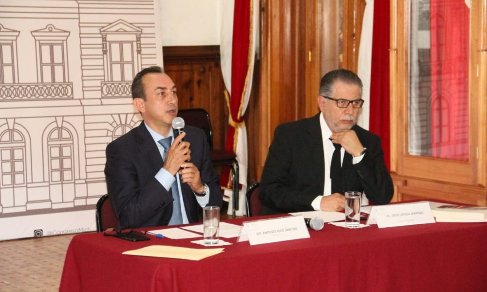  Jesús Ortega presenta libro en Congreso del Estado a invitación de Antonio Soto