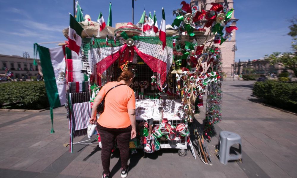  Muy baja venta de artículos por mes patrio