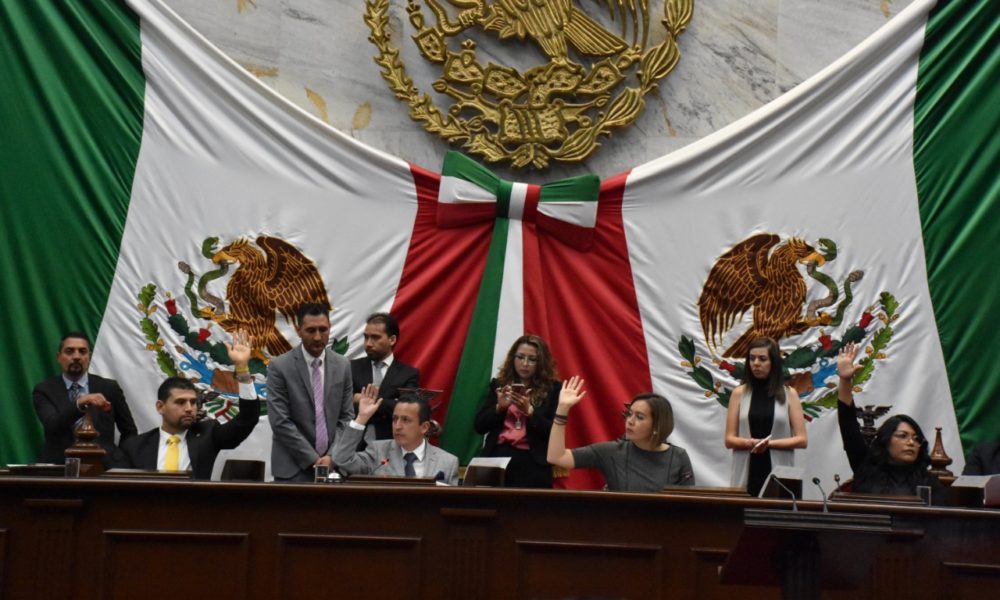  Presenta Toño Salas informe como presidente de la Mesa Directiva del Congreso