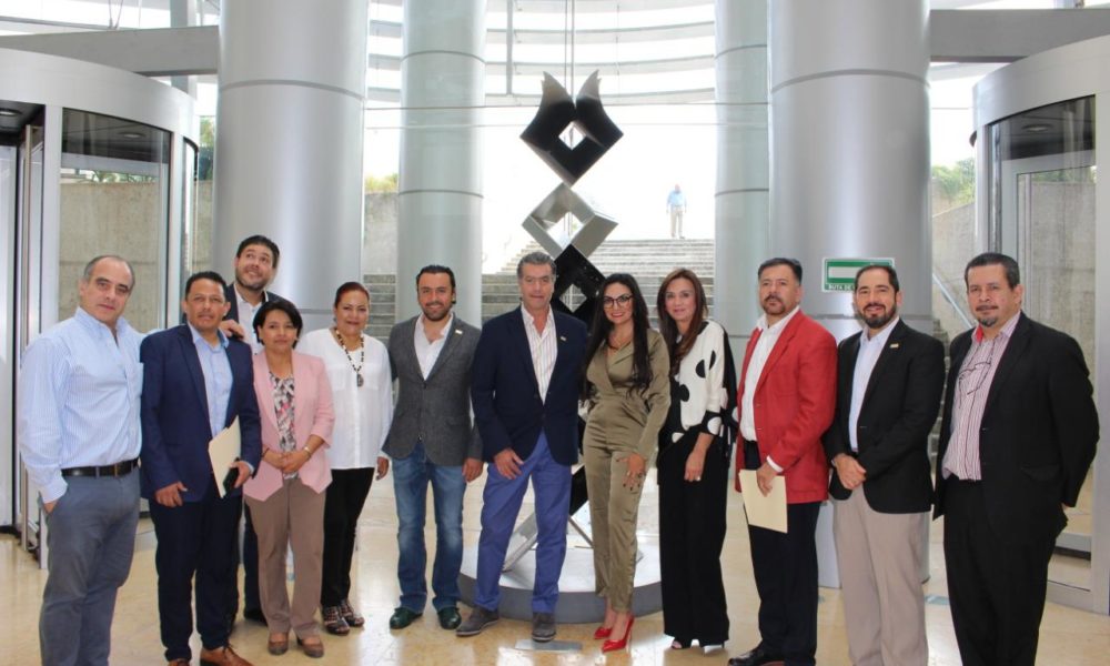  Estrechan lazos y acuerdan acciones, Poliforum y CCEEM