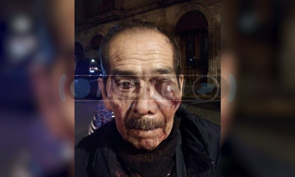  Estudiantes de la casa Isaac Arriaga golpean a un sexagenario