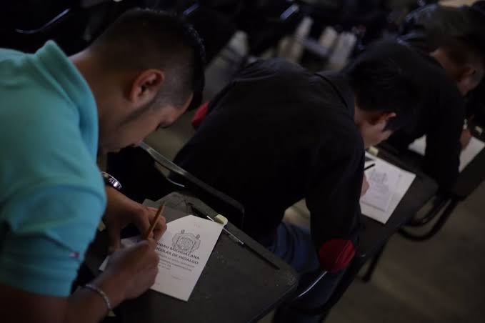  Fin al negocio de reprobados, bajan costos de exámenes en la UMSNH