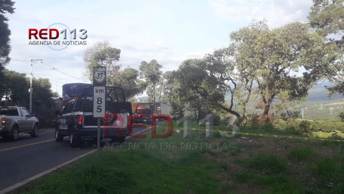  Mujer muerta con violencia es hallada en la carretera libre Uruapan-Gabriel Zamora