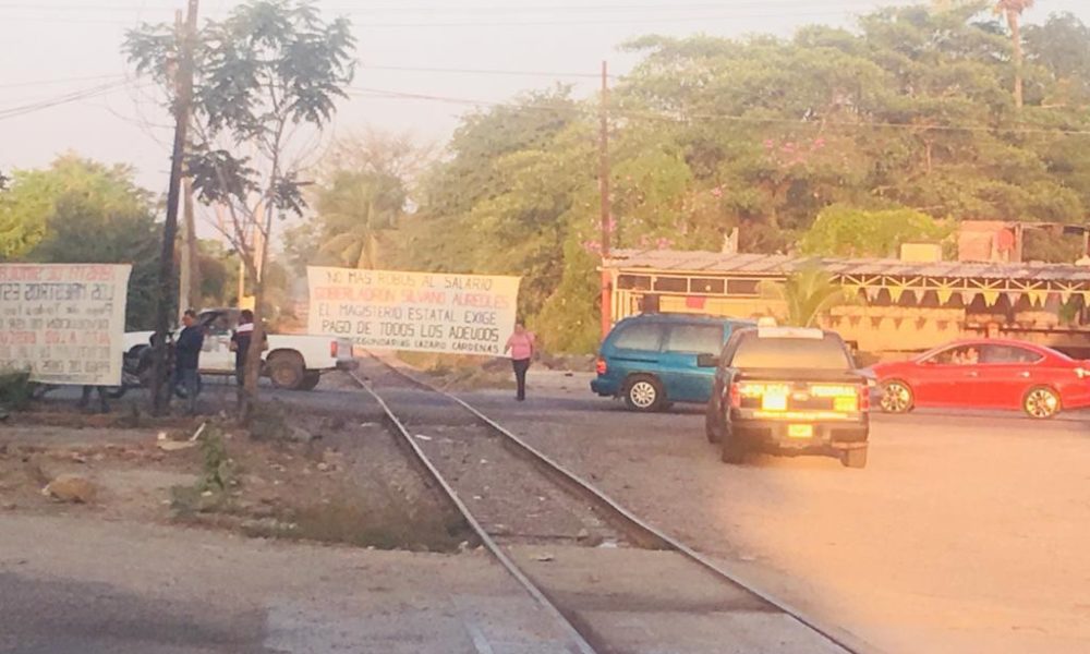  Día 59: docentes retoman bloqueo de vías del tren, en LC