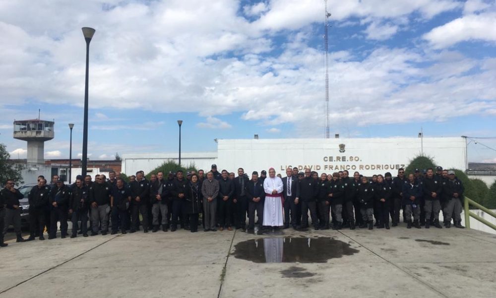  Recibe centro penitenciario visita pastoral del arzobispo de Morelia