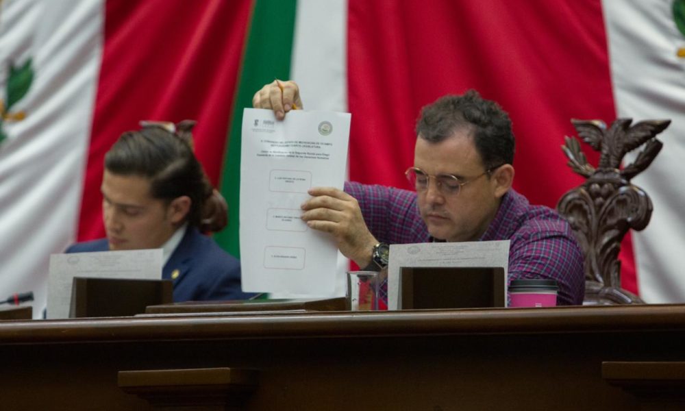  Con papeletas signadas, votan diputados terna para la CEDH
