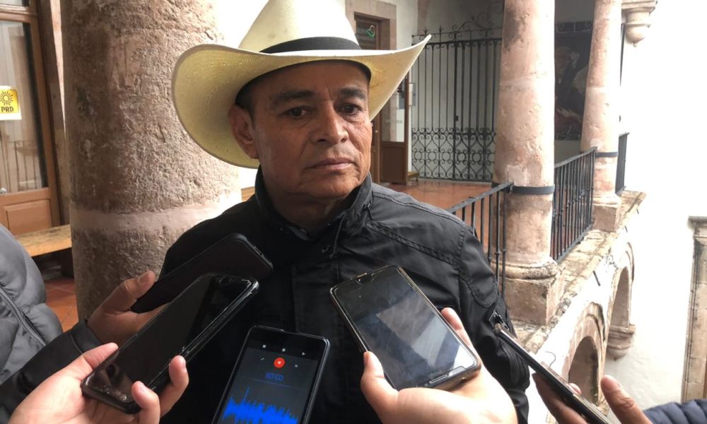  Comisión de Salud, no ha resuelto nada; Diputado