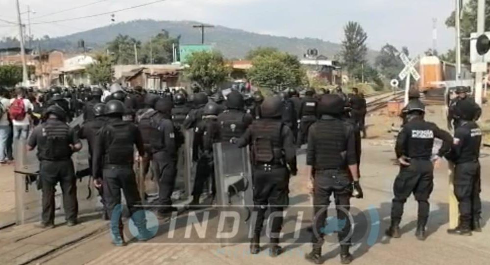  FGR obtiene vinculación a proceso de 2 alumnos normalistas detenidos en desalojo en Caltzontzin