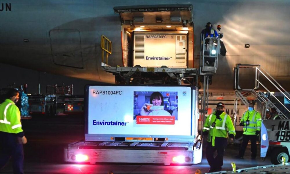  Recibe Gobierno de México 800 mil dosis de vacunas de Sinovac contra COVID-19