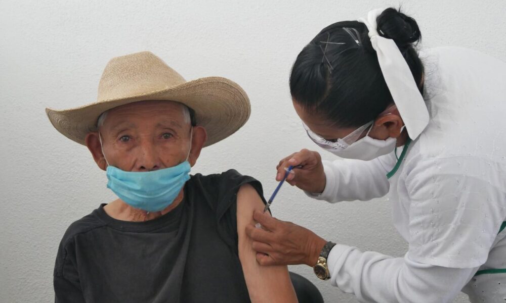  Incertidumbre por vacunación vs COVID-19 en Erongarícuaro, edil pide paciencia