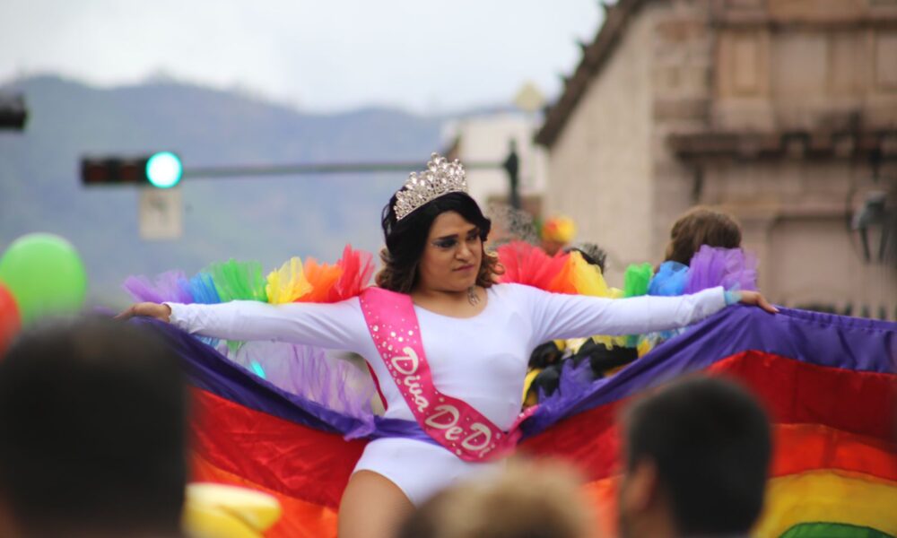  Convocan a la primera marcha del orgullo gay en la Meseta Purépecha