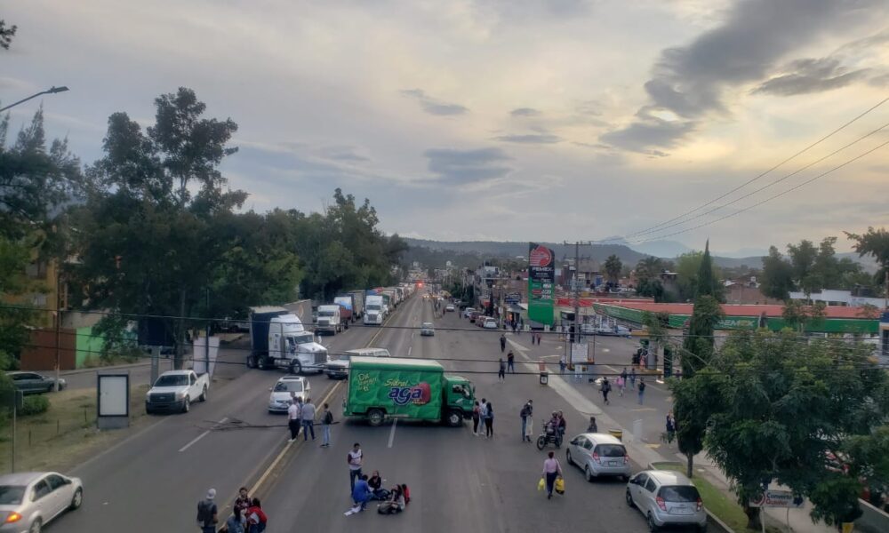  Bloqueo indefinido en salida a Pátzcuaro y Siervo de la Nación ante falta de acuerdos: CNTE