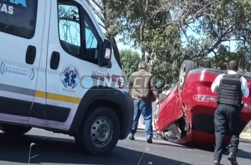  Vehículos protagonizan choque en el periférico de Morelia; hay 2 heridos
