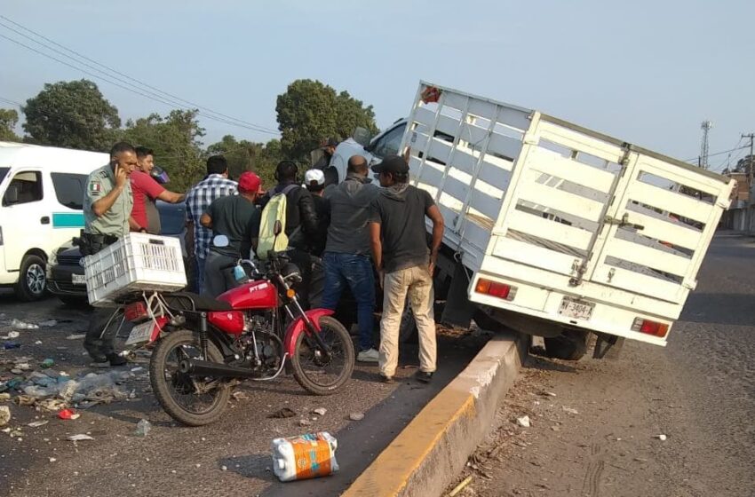 Accidente deja dos lesionados en Lázaro Cárdenas