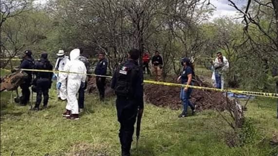  Localizan 11 cadáveres en fosa clandestina de Caltzontzin