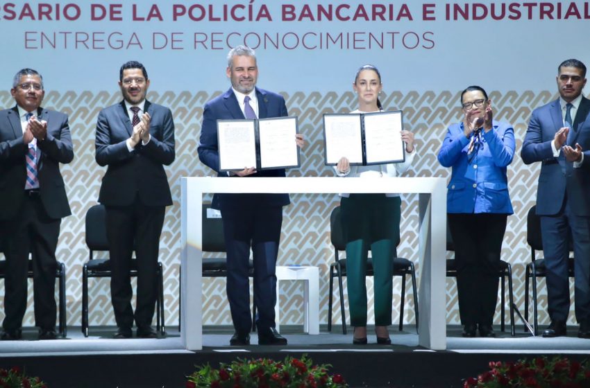  Bedolla y Sheinbaum firman convenio para fortalecer a la Policía Auxiliar de Michoacán
