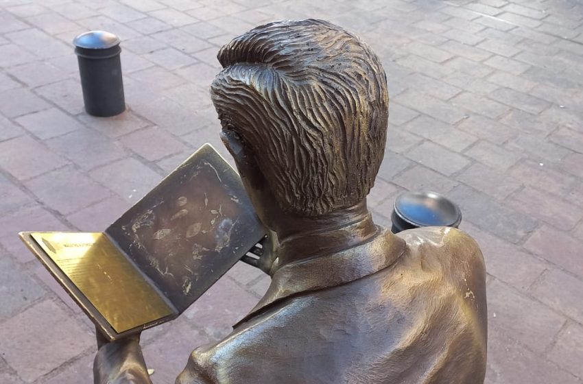  Estatua en el Centro Histórico de Morelia, sufre robo