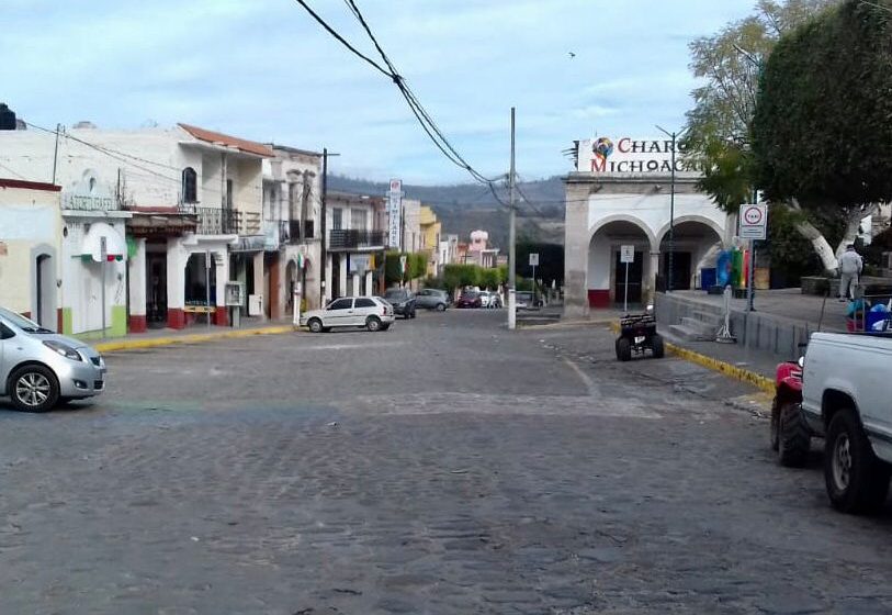  Libera Gobierno de Charo vías de comunicicación en la cabecera del municipio