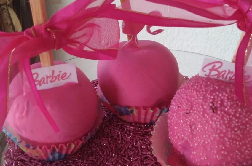  Crean las Barbie Manzanas en Morelia