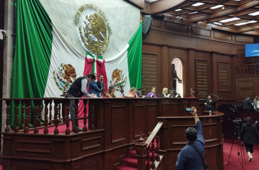  Congreso inhabilita a Abellaneda en juicio político