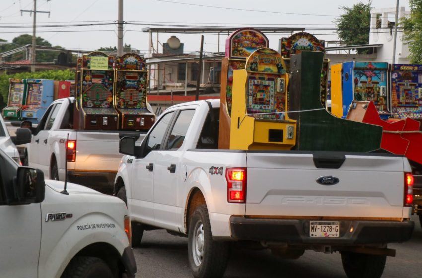  Tras cateos FGE asegura 163 máquinas tragamonedas en Tierra Caliente