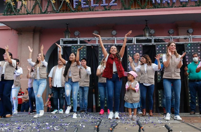  Celebra Fanny Arreola suma de más de mil familias de Apatzingán al proyecto Conectando