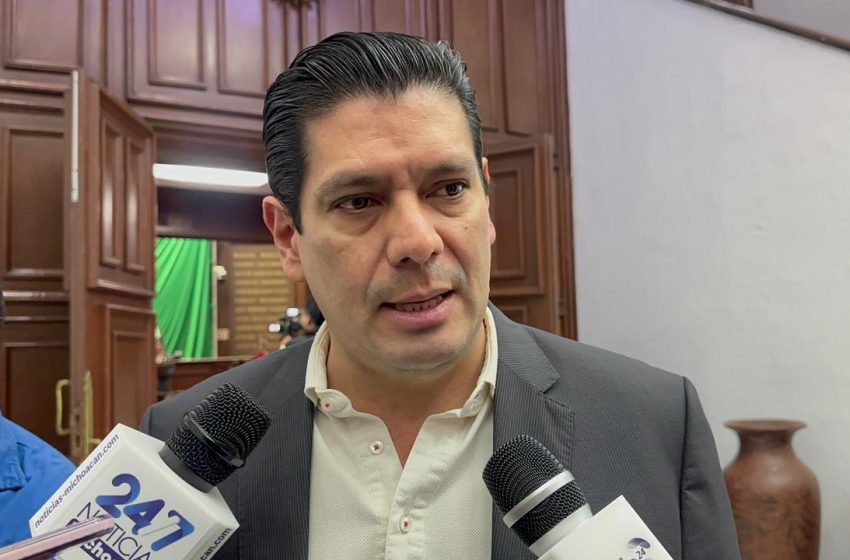  Ernesto Núñez, buscará el Distrito 8 Federal, solicita licencia al Congreso del Estado