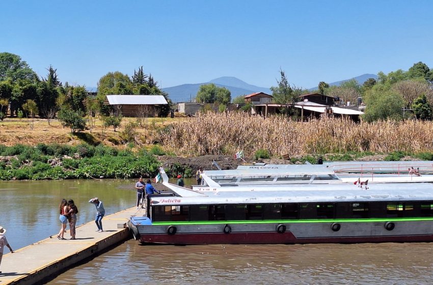  Falso que se haya interrumpido servicio de lanchas en lago de Pátzcuaro: CEAC