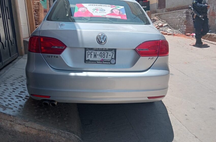  Habitantes de La Canteta detiene a funcionarios del ayuntamiento condicionando votos para el PRI con supuestos regalos