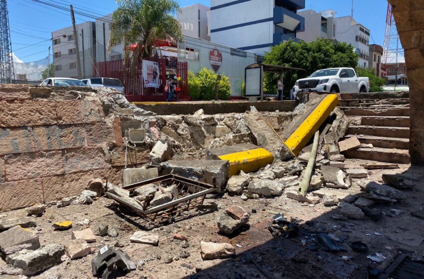  Municipio sin rastro del dueño del vehículo que se impactó con banqueta del Acueducto