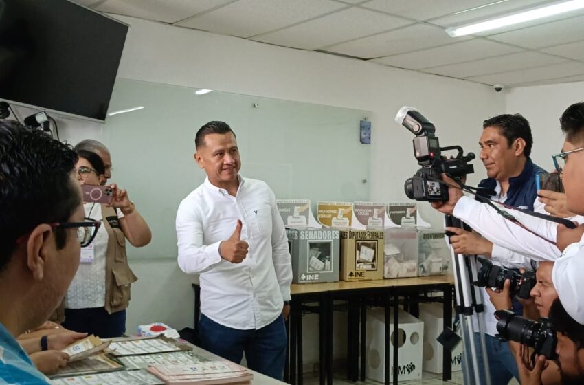  Torres Piña llamó cínicos a quienes lo han involucrado en campaña negra de la bodega llena de despensas