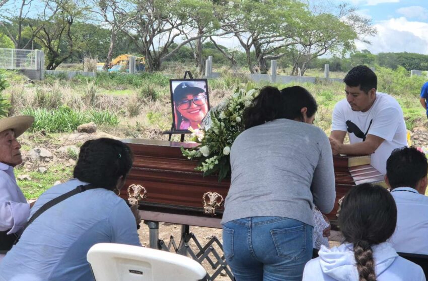  Cemeí Verdía, ex líder de autodefensa en México pide justicia por el asesinato de su hija en Colima