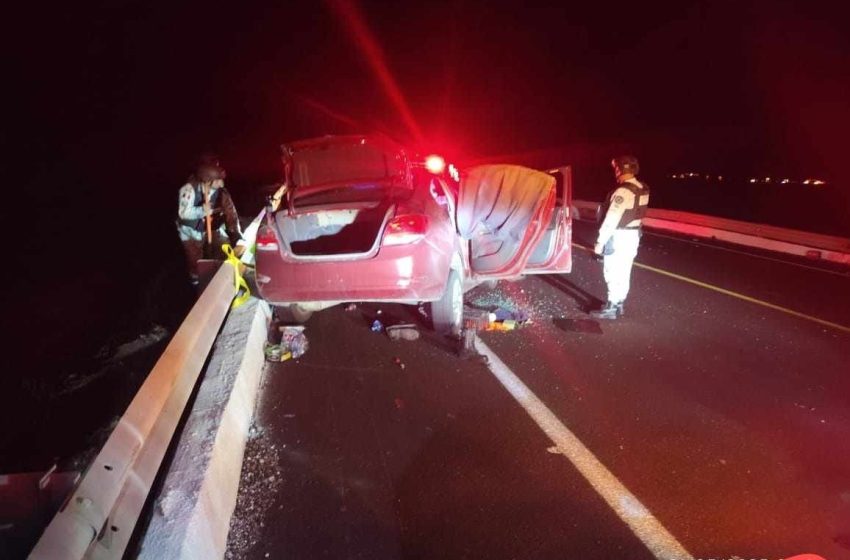 Volcadura vehicular en la autopista Siglo XXI deja un hombre sin vida
