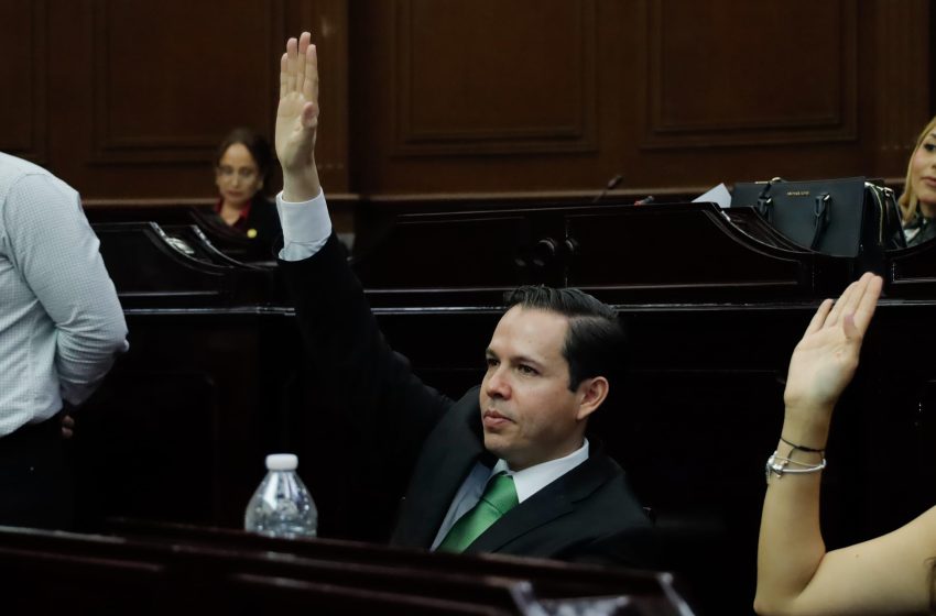 Alfredo Anaya presenta iniciativa para fortalecer organismos operadores de agua en Michoacán• El diputado alertó acerca de que el 99% de los organismos operadores en el país están técnicamente en quiebra