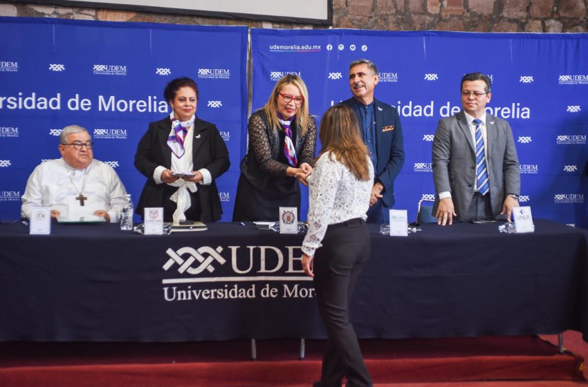  Red Juntos por Michoacán entrega a docentes el reconocimiento “Mérito a la Excelencia Educativa”